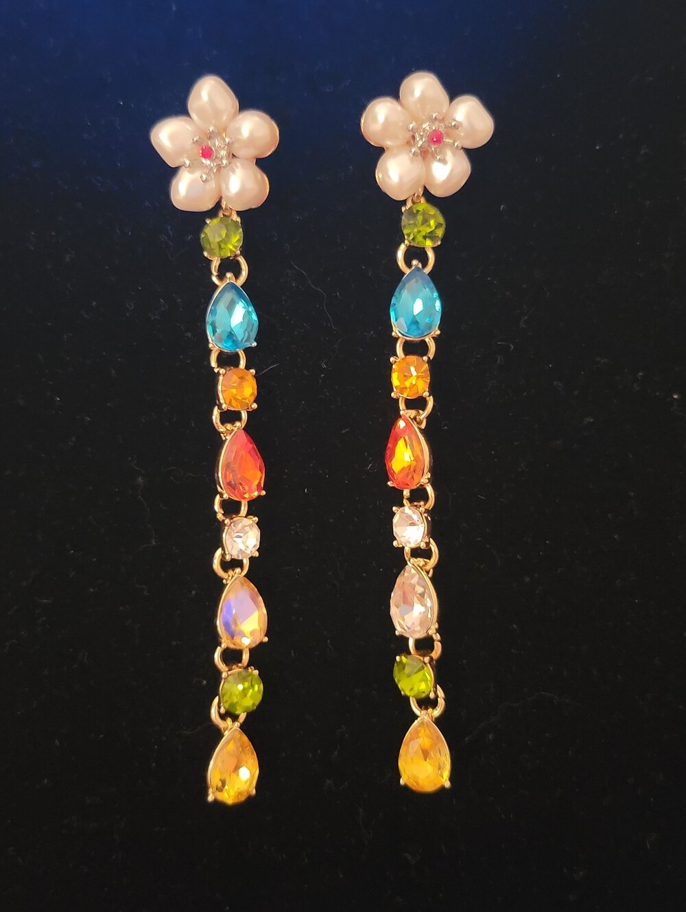 Petit Moments Daisy Drop Earrings